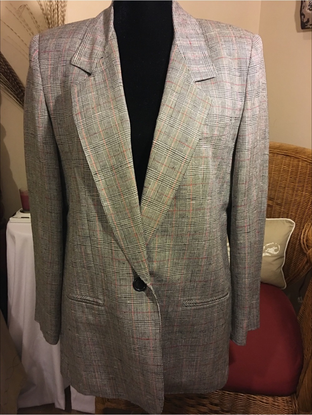 Tailored Grey Glen Plaid Blazer with Subtle Red Windowpane